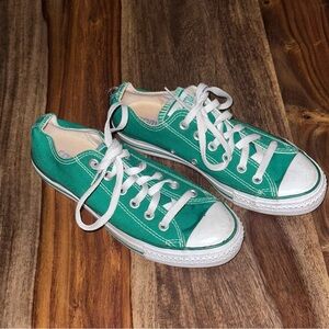Green Canvas Converse Chuck Taylor All Star Low’s Size 7 Women’s!